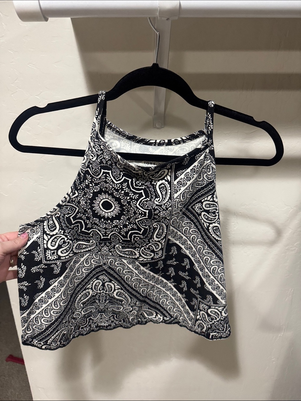 Torrid paisley high neck cropped tank